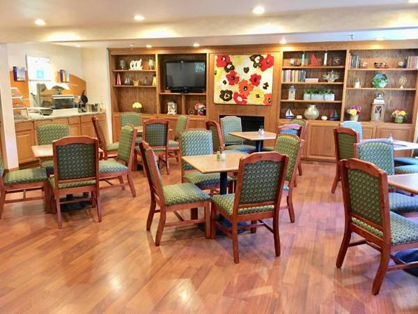 GuestHouse Inn & Suites Poulsbo