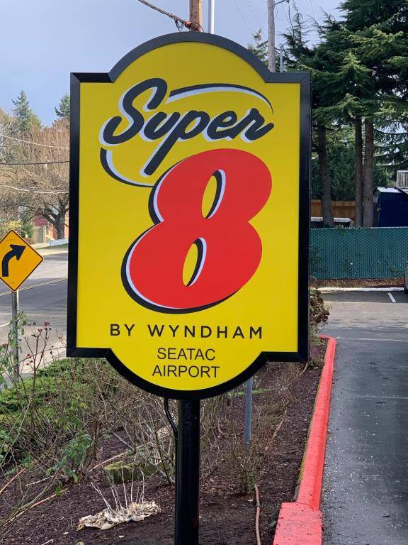 Super 8 by Wyndham SeaTac Airport