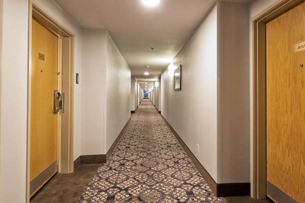 SureStay Plus Hotel by Best Western SeaTac Airport