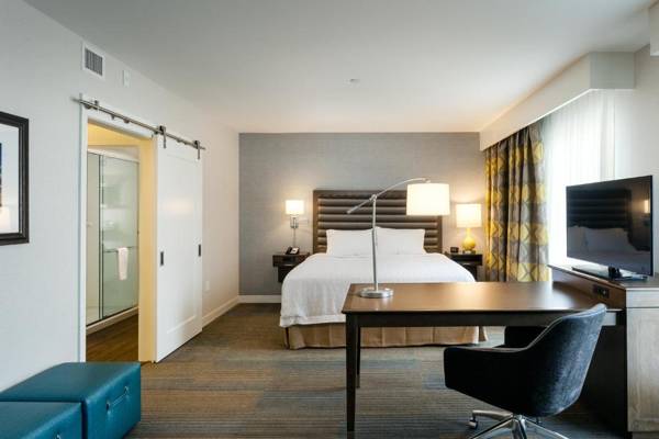 Workspace - Hampton Inn & Suites by Hilton Seattle/Northgate