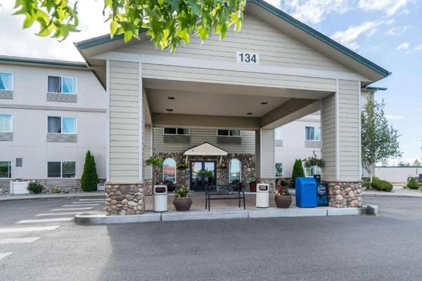 Quality Inn & Suites at Olympic National park