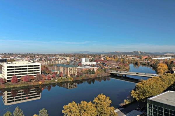 DoubleTree by Hilton Spokane City Center