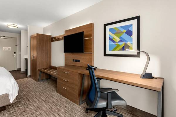 Workspace - Holiday Inn Express and Suites Sumner an IHG Hotel