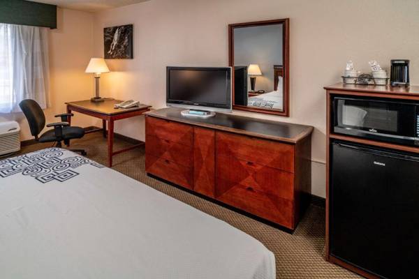 Workspace - Best Western Huntington Mall Inn