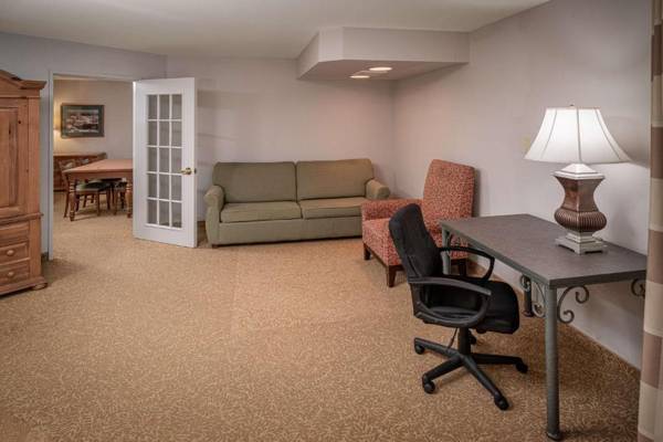 Workspace - Country Inn & Suites by Radisson Beckley WV