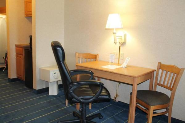 Workspace - Days Inn & Suites by Wyndham Bridgeport - Clarksburg