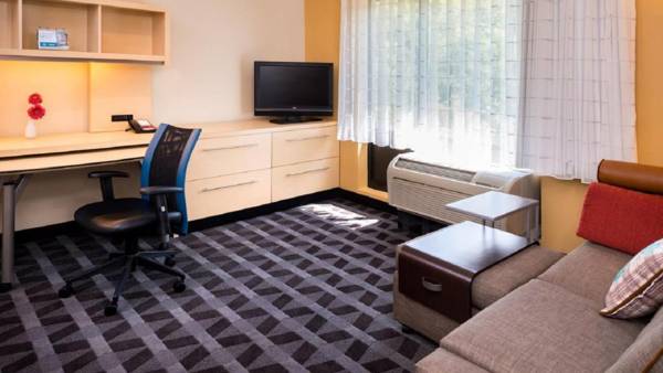 Workspace - TownePlace Suites Huntington