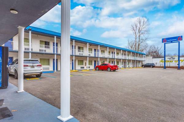 Motel 6-Huntington WV