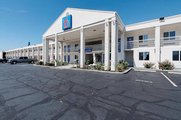 Motel 6-Martinsburg WV