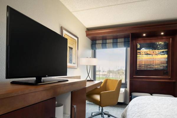 Workspace - Hampton Inn Appleton-Fox River Mall Area