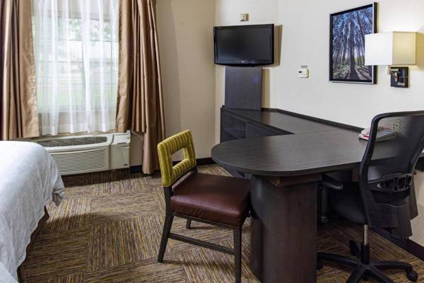 Workspace - Candlewood Suites Appleton an IHG Hotel