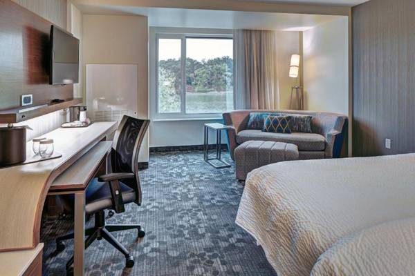 Workspace - Courtyard by Marriott Appleton Riverfront