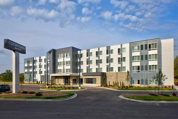 Courtyard by Marriott Appleton Riverfront