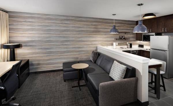 Workspace - Residence Inn by Marriott Milwaukee Brookfield