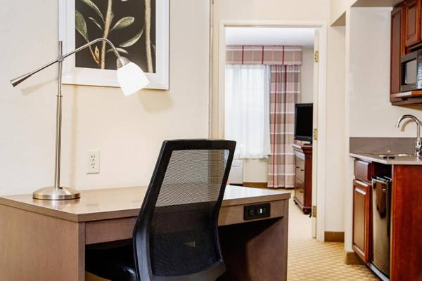 Workspace - Country Inn & Suites by Radisson Milwaukee West (Brookfield) WI