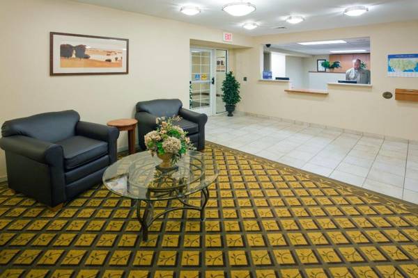 Candlewood Suites Milwaukee Brown Deer an IHG Hotel