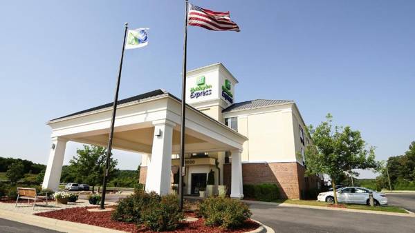 Holiday Inn Express - Delafield an IHG Hotel