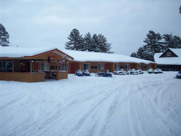 Hiawatha Lodge Inn