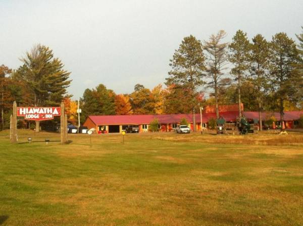 Hiawatha Lodge Inn