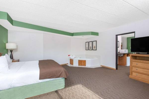 AmericInn by Wyndham Eau Claire