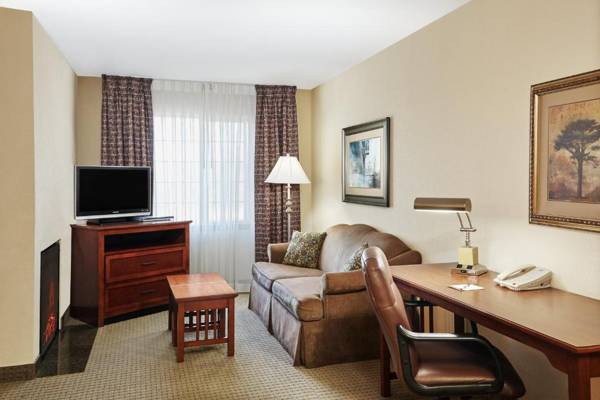 Workspace - Staybridge Suites Milwaukee Airport South an IHG Hotel