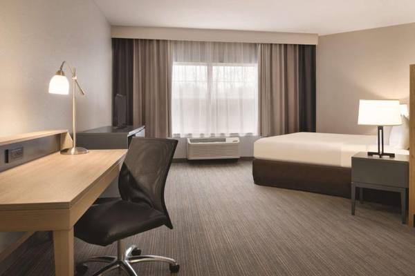 Workspace - Country Inn & Suites by Radisson Germantown WI