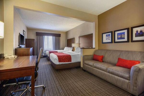 Workspace - Comfort Suites Green Bay