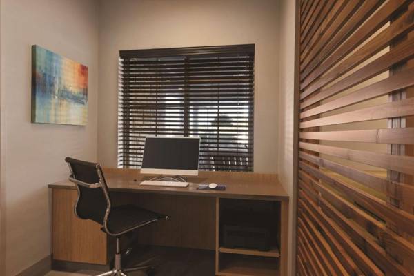 Workspace - Country Inn & Suites by Radisson Green Bay North WI