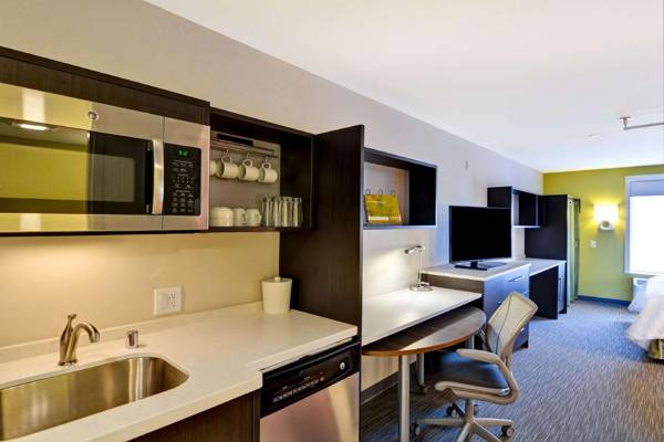 Workspace - Home2 Suites Green Bay