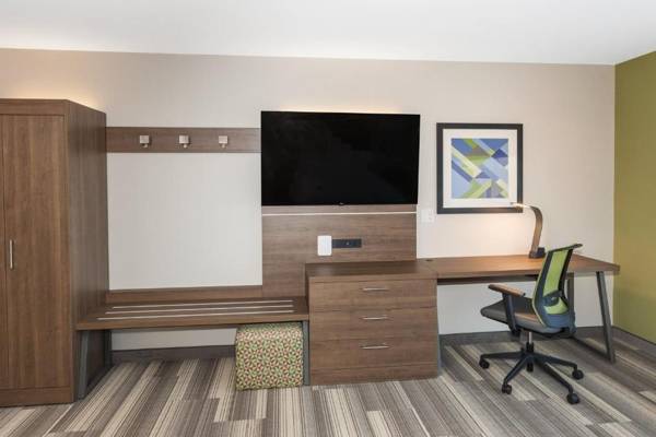 Workspace - Holiday Inn Express & Suites - Hudson I-94 an IHG Hotel