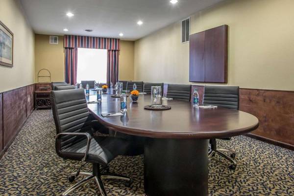 Workspace - Comfort Suites Lake Geneva East