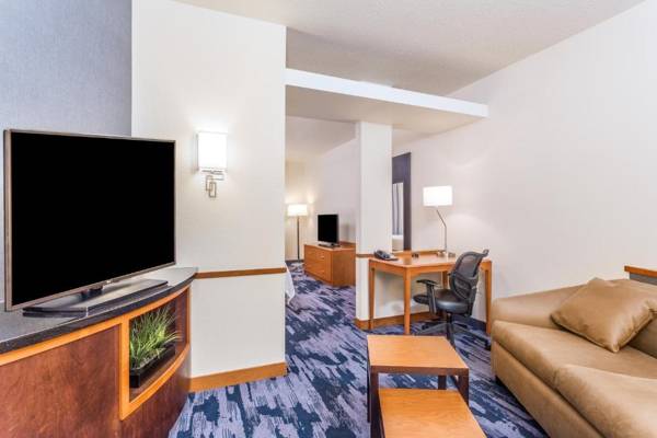 Workspace - Fairfield Inn and Suites by Marriott Madison East