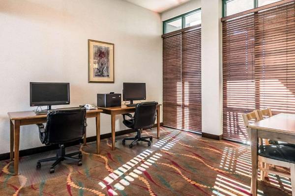 Workspace - Clarion Suites at The Alliant Energy Center