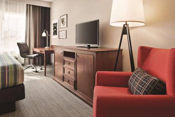 Workspace - Country Inn & Suites by Radisson Marinette WI