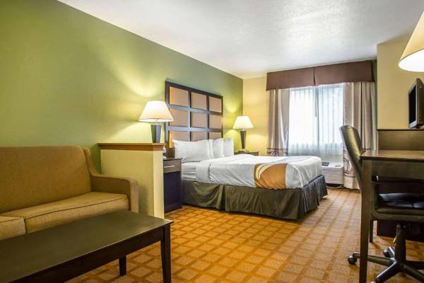 Workspace - Quality Inn & Suites Marinette