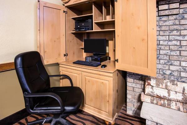 Workspace - AmericInn by Wyndham Menomonie