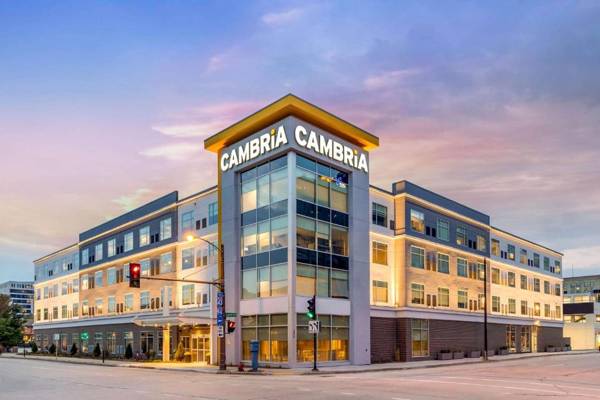 Cambria Hotel Milwaukee Downtown