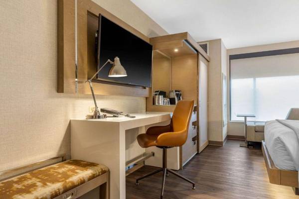 Workspace - Cambria Hotel Milwaukee Downtown