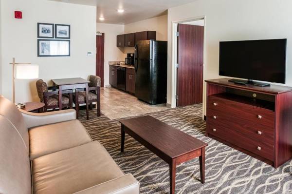 Cobblestone Hotel & Suites - Appleton International Airport