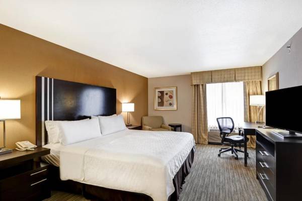 Workspace - Holiday Inn Express Hotel & Suites Milwaukee-New Berlin an IHG Hotel