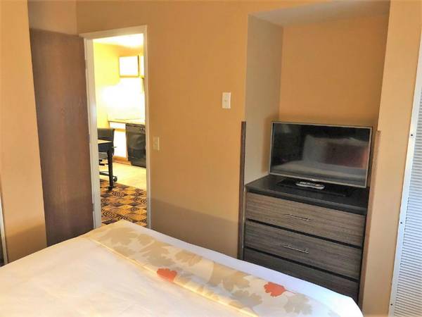 Hawthorn Suites By Wyndham Oak Creek/Milwaukee Airport