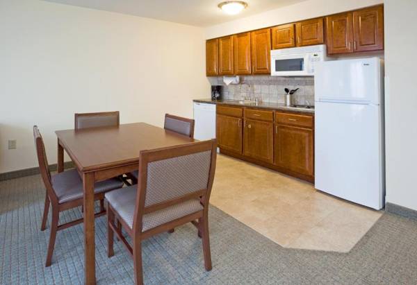 Staybridge Suites Milwaukee West-Oconomowoc an IHG Hotel