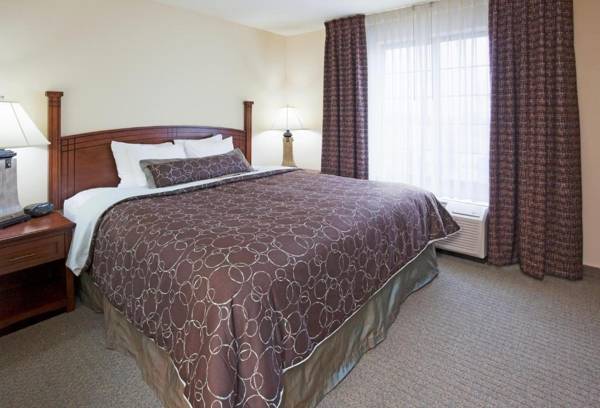 Staybridge Suites Milwaukee West-Oconomowoc an IHG Hotel