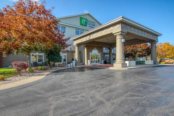 Holiday Inn Express Hotel & Suites Oshkosh - State Route 41 an IHG Hotel