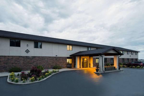 Super 8 by Wyndham Oshkosh Airport