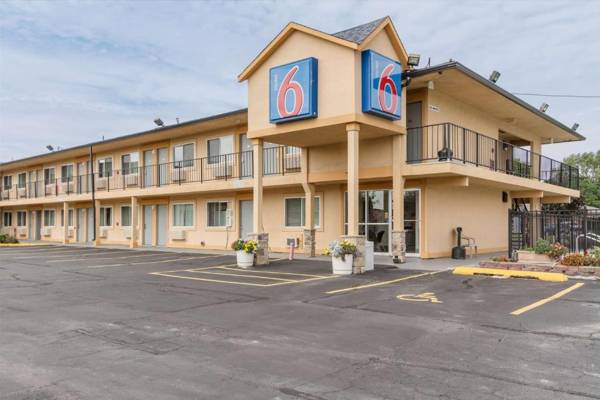 Motel 6-Oshkosh WI