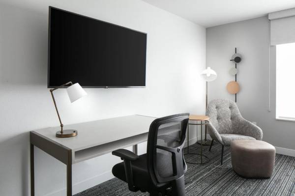 Workspace - TownePlace Suites by Marriott Oshkosh