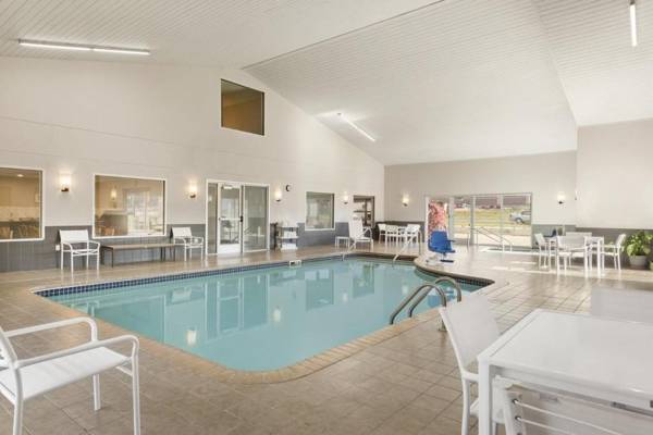 Country Inn & Suites by Radisson Platteville WI