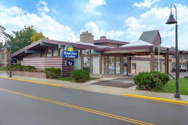 Days Inn & Suites by Wyndham Rhinelander