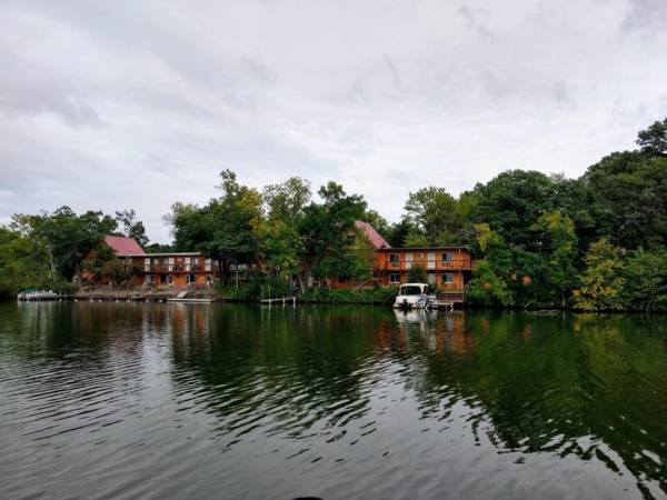 Curriers Lakeview Lodge